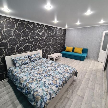 Однокомнатная Квартира В Центре Петропавловска Экстерьер фото